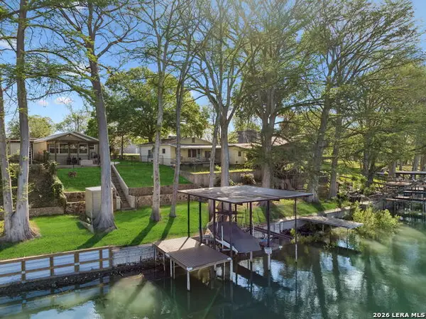 230 Lee St, Seguin, TX 78155