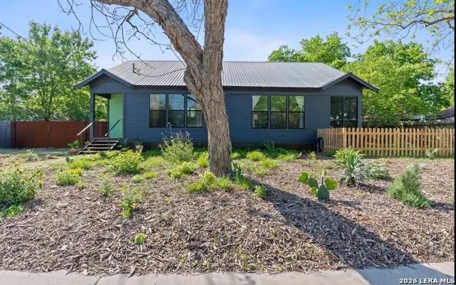 708 W Prairie Lea St, Lockhart, TX 78644 - #2