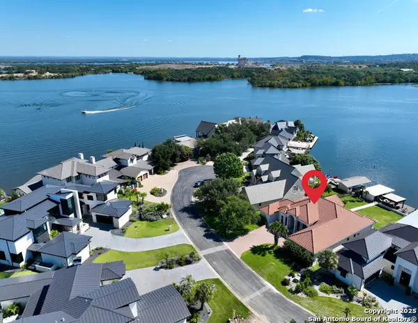 307 Wennmohs Pl, Horseshoe Bay, TX 78657