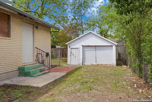 2437 E Houston St, San Antonio, TX 78202 - #3