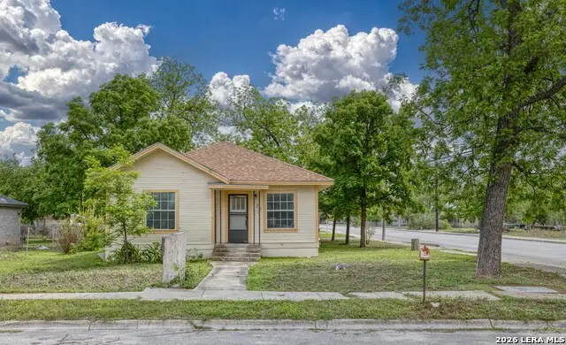 137 W Garden St, Uvalde, TX 78801 - #1