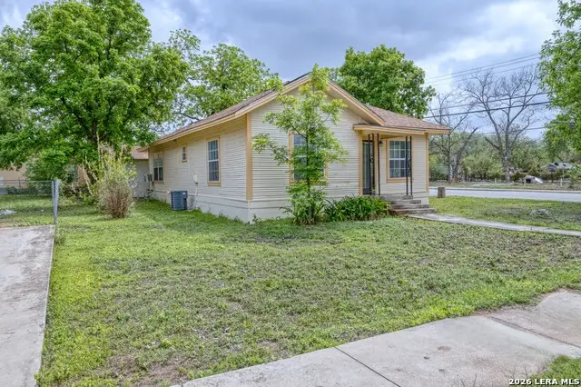 137 W Garden St, Uvalde, TX 78801 - #2