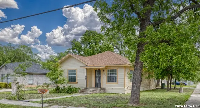 137 W Garden St, Uvalde, TX 78801 - #3