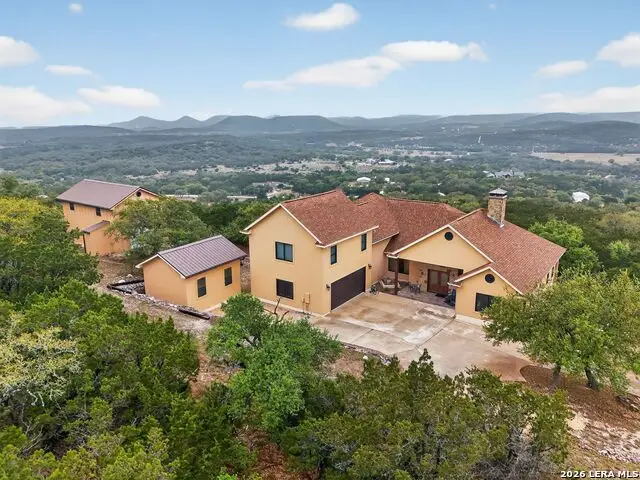 1076 Saddleback Ridge Trl, Bandera, TX 78003 - #1