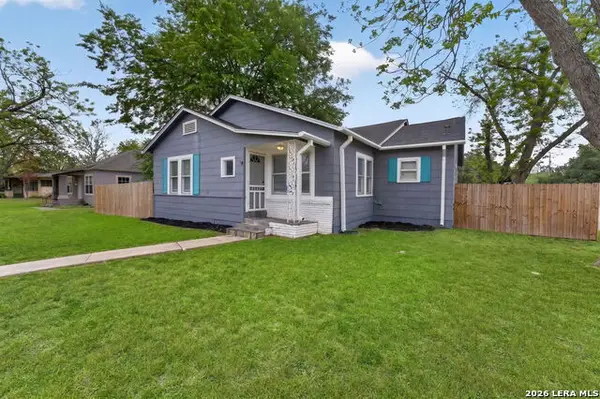 703 E Krezdorn St, Seguin, TX 78155