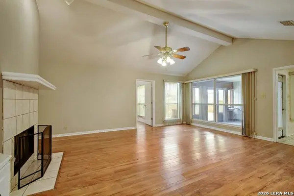 5824 Grandwood Dr, San Antonio, TX 78239