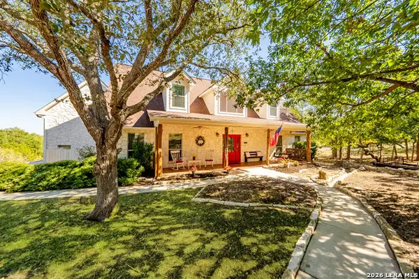 560 Winding, New Braunfels, TX 78132