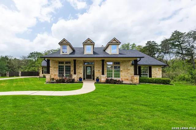 142 Carriage Ct, Bastrop, TX 78602 - #2