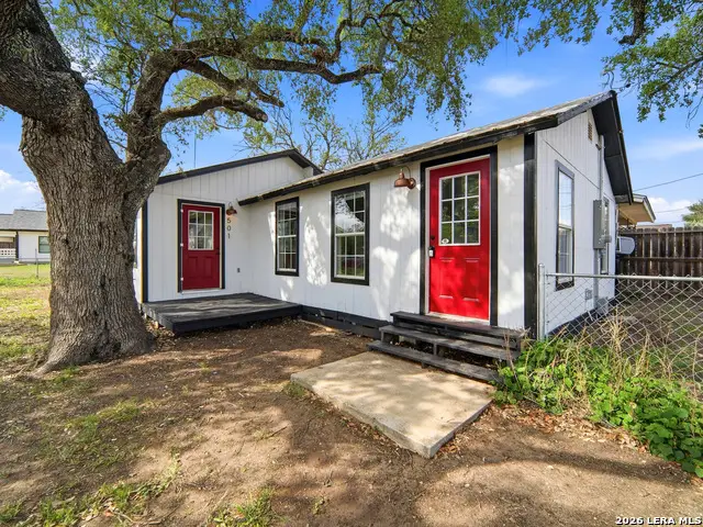 501 E Westmeyer St, Poth, TX 78147 - #3