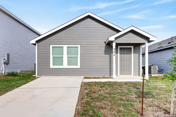 304 Alligator Crk, Seguin, TX 78155