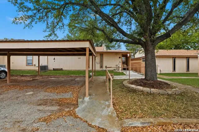 1051 Country Club Dr #M-45, Seguin, TX 78155 - #3