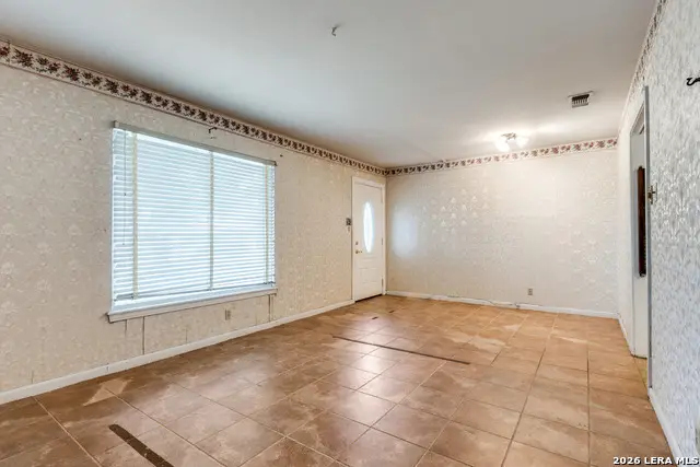 1911 Beechaven Dr, San Antonio, TX 78207 - #2