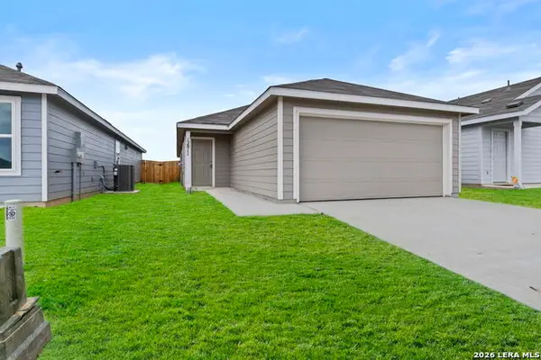 12811 Kathleen St, St Hedwig, TX 78152