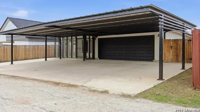 728 Crestview, Floresville, TX 78114 - #3