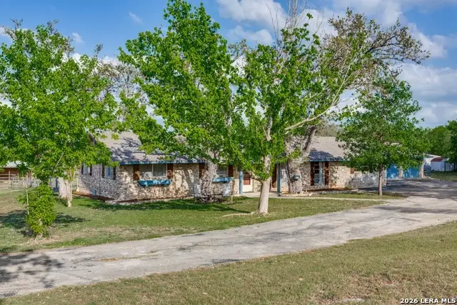 212 Kendall Oaks Dr, Boerne, TX 78006 - #1