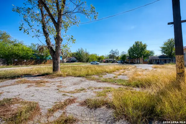 1015 Fresno, San Antonio, TX 78201