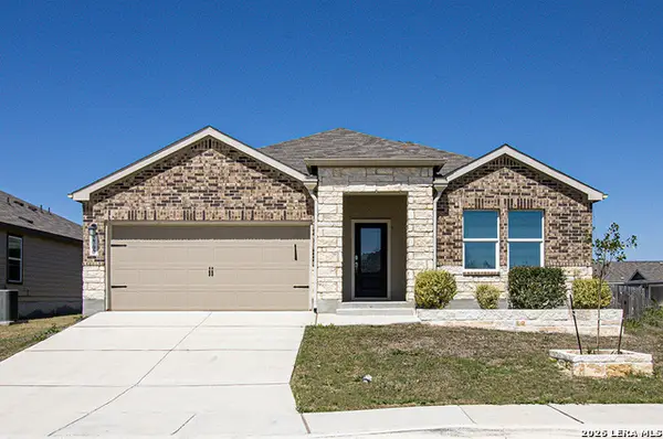 2700 San Martin Ln, Seguin, TX 78155