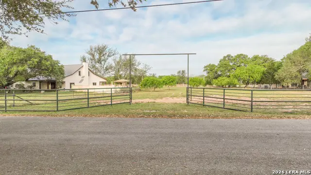 413 W Malone, Devine, TX 78016 - #1