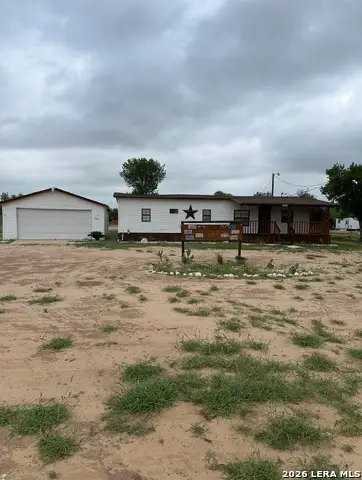 353 Duncan St, Carrizo Springs, TX 78834 - #2