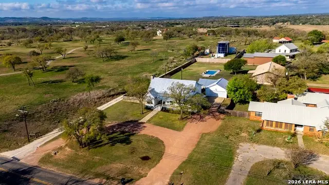 704 N Creek Rd, Comfort, TX 78013 - #2