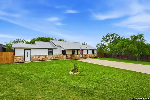 202 Bryan Dr, Jourdanton, TX 78026 - #2