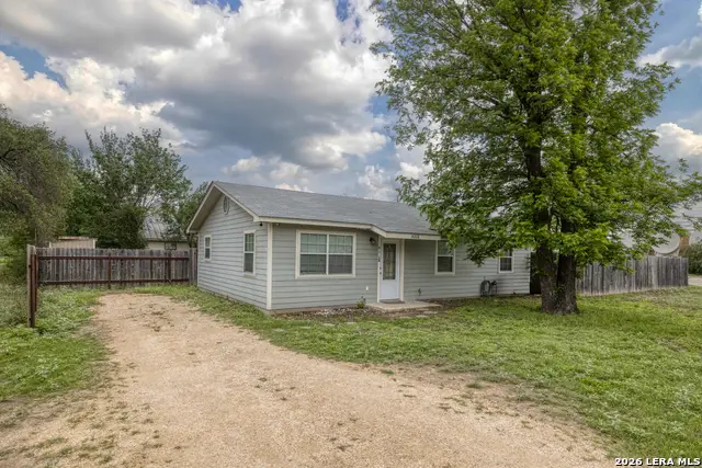 411 W Calera, Uvalde, TX 78801 - #2