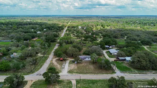 1217 County Road 6723, Natalia, TX 78059