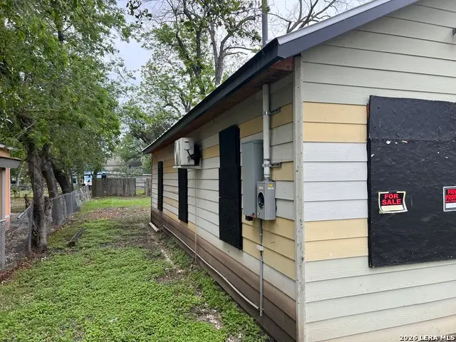 1011 Center St, San Antonio, TX 78202 - #1