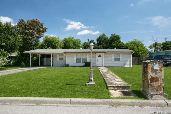 205 Weathercock Ln, Windcrest, TX 78239