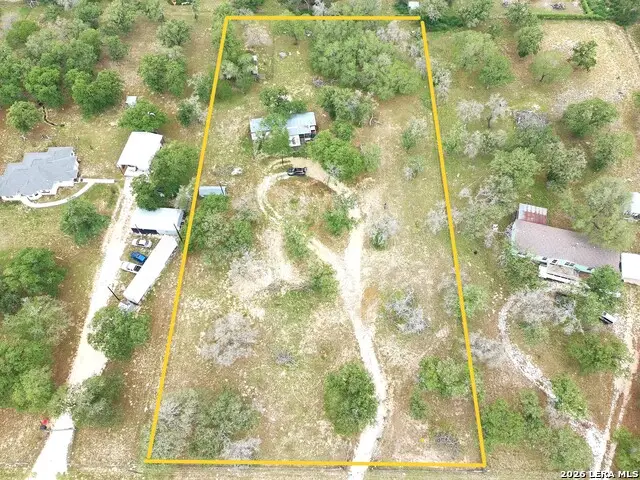 318 Shady Oaks, Floresville, TX 78114 - #1