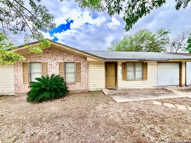 1106 E Hutchinson St, Beeville, TX 78102 - #3