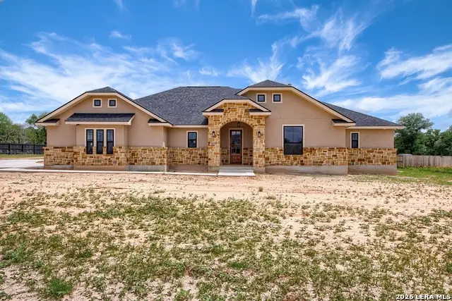 116 Hondo Ridge Dr, La Vernia, TX 78121 - #1