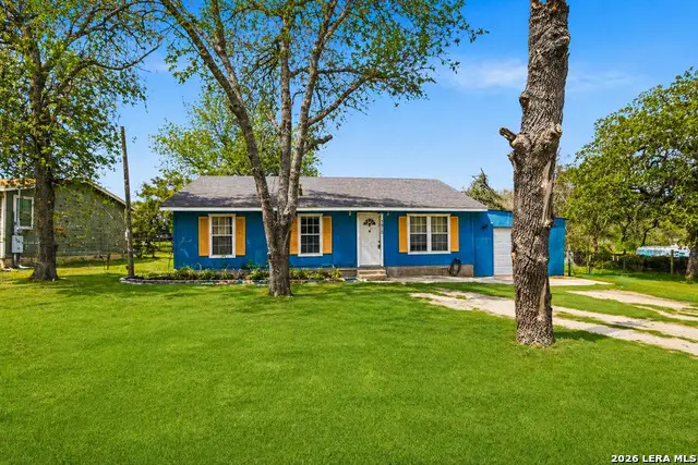 4615 Waterwood Pass Dr, Elmendorf, TX 78112 - #1
