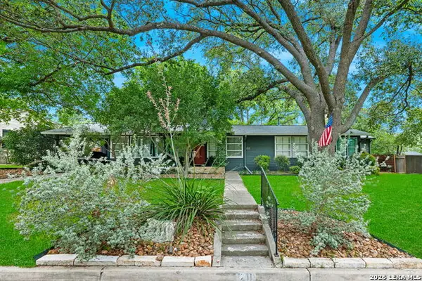211 Robinhood Pl, San Antonio, TX 78209