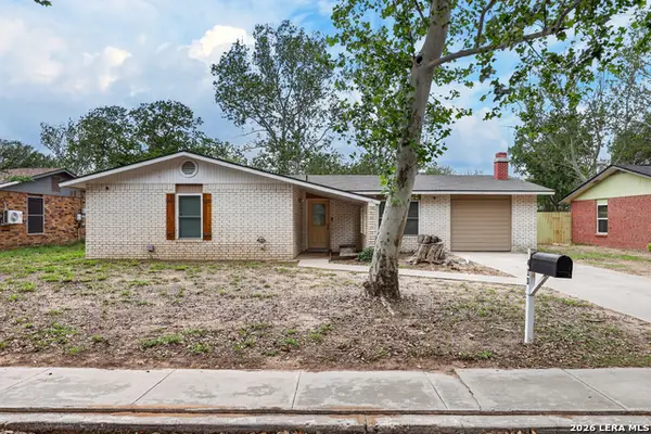 413 Georgia Ann Dr, Pleasanton, TX 78064