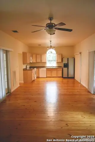 602B 10th, Bandera, TX 78003