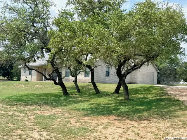 1520 Lakeside Dr, Lakehills, TX 78063 - #2