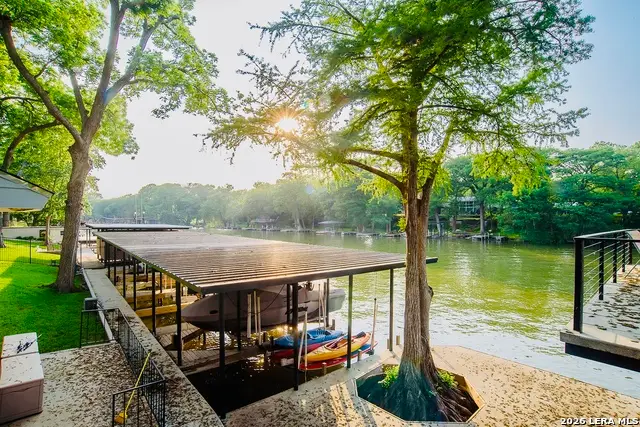 523 Woodlake Dr, McQueeney, TX 78123 - #2
