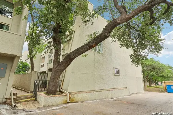 3102 Eisenhauer Rd #E34, San Antonio, TX 78209