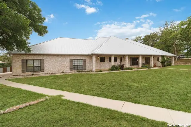 233 Twin Oaks Dr, La Vernia, TX 78121 - #1