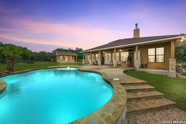 951 Private Road 3702, San Antonio, TX 78253