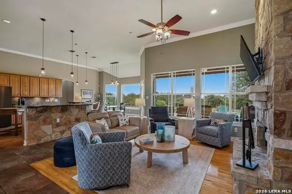 101 Shady Ridge Dr, Boerne, TX 78006