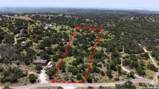 211 Spring Rd, Fredericksburg, TX 78624 - #1