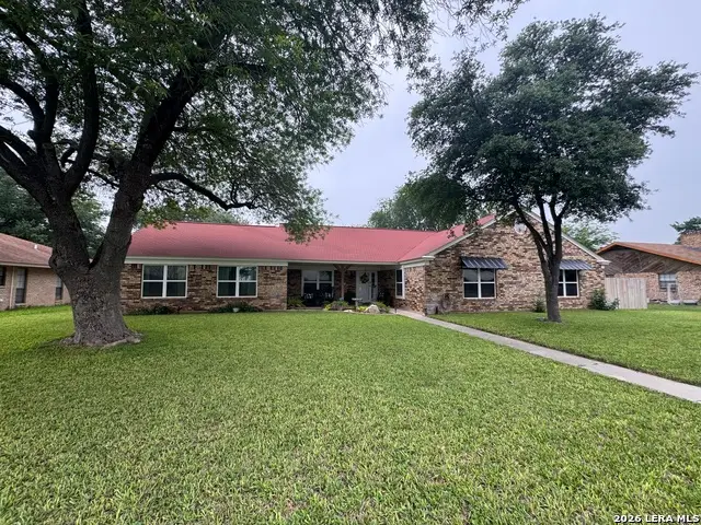 116 S Bluebonnet Dr, Uvalde, TX 78801 - #1