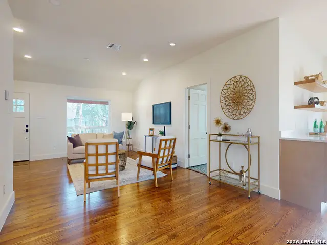 141 Chevy Chase Dr, San Antonio, TX 78209 - #2