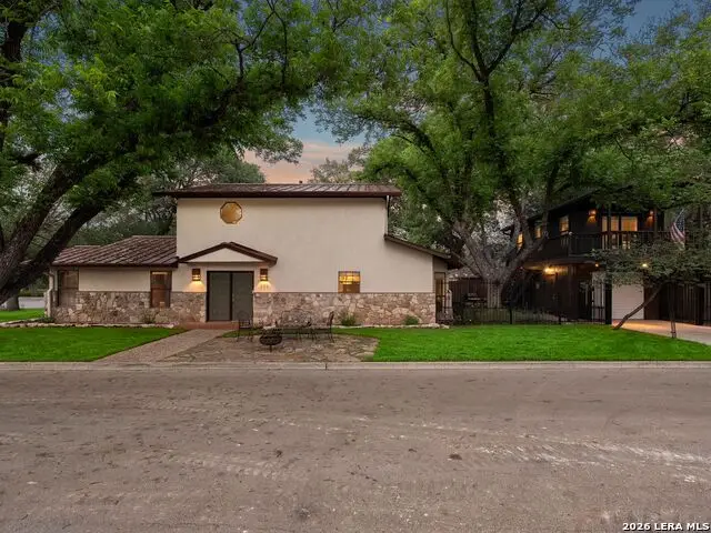 299 W Edgewater Ter, New Braunfels, TX 78130 - #2