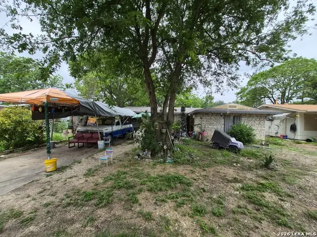 807 Weizmann St, San Antonio, TX 78213 - #2