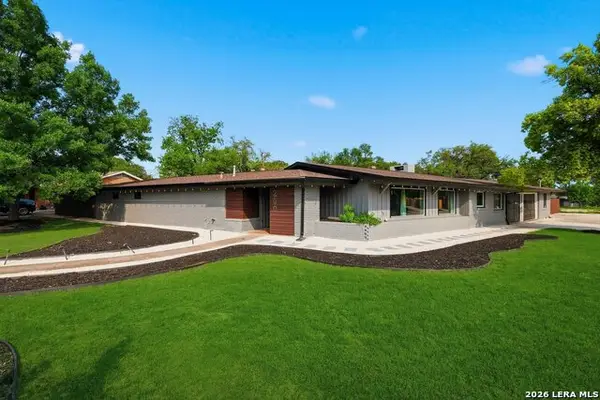 200 Carolwood Dr, Castle Hills, TX 78213