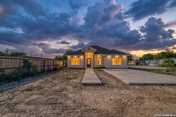39 Victoriano Ave, Eagle Pass, TX 78852