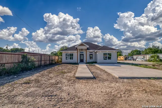 39 Victoriano Ave, Eagle Pass, TX 78852 - #3